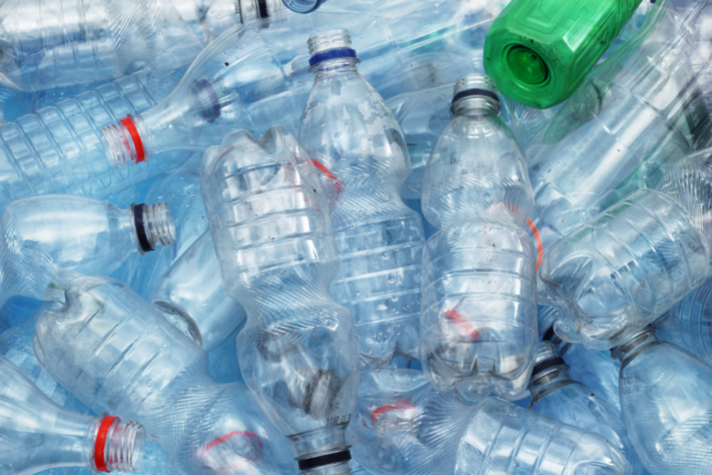 Vanaf 1 juli ook statiegeld op kleine plastic flesjes