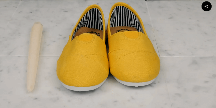 Met dit product maak je je stoffen schoenen waterdicht! Je hebt het wondermiddel al in huis!