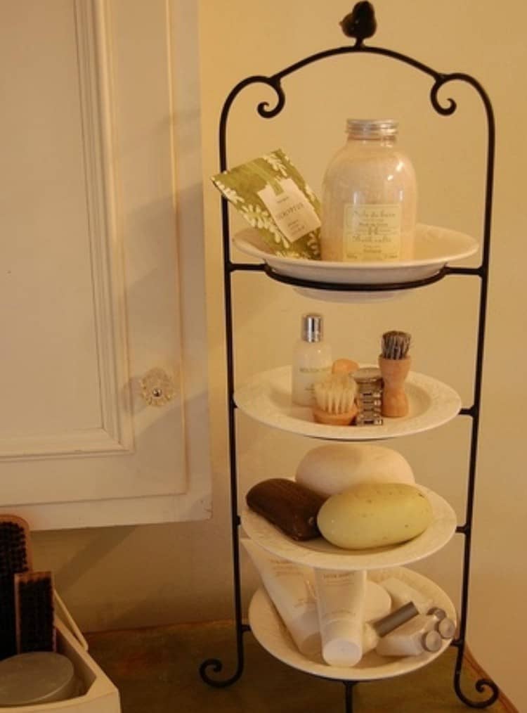 Een bordrekje voor je toiletspullen