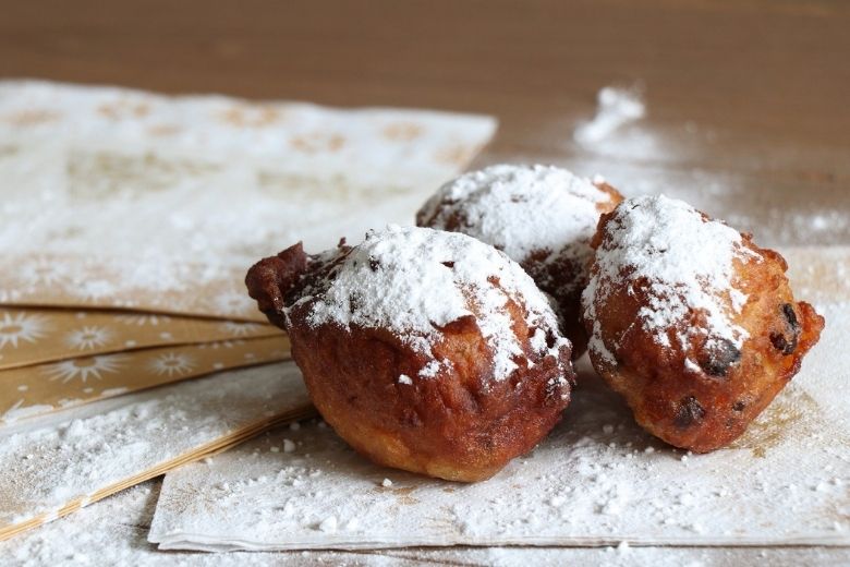 Oliebollen gebakken? Zo krijg je de baklucht snel uit huis 