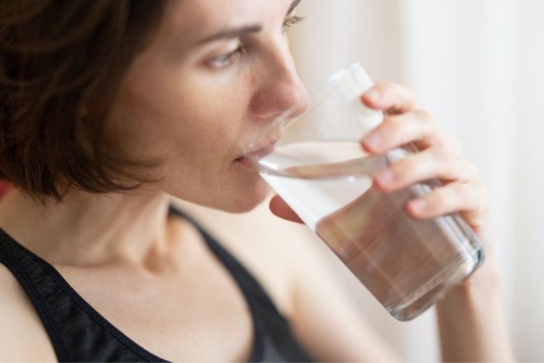 6 manieren om meer calorieën te verbranden zónder te sporten