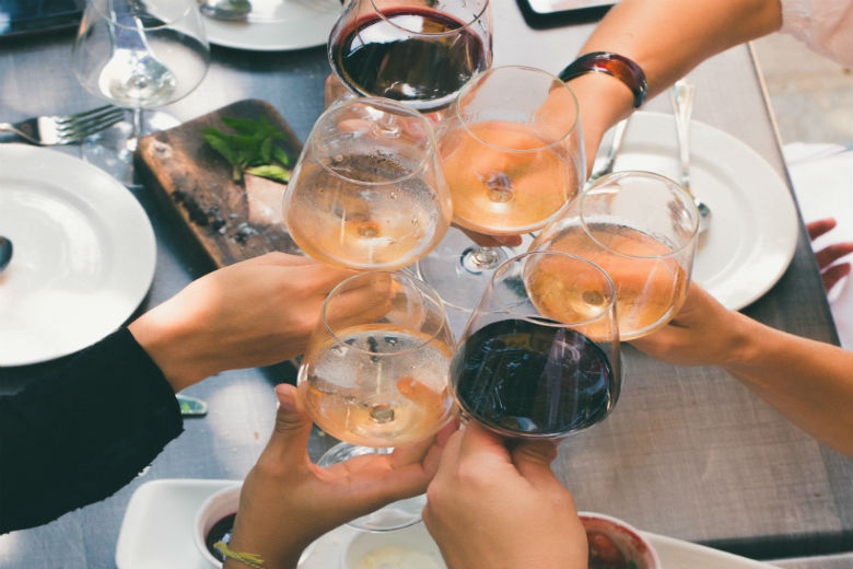 Om deze reden zou je elke dag een glas wijn moeten drinken