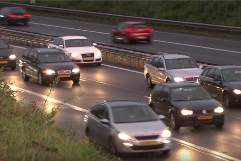 Zware avondspits verwacht: stevige regen door restanten storm Humberto