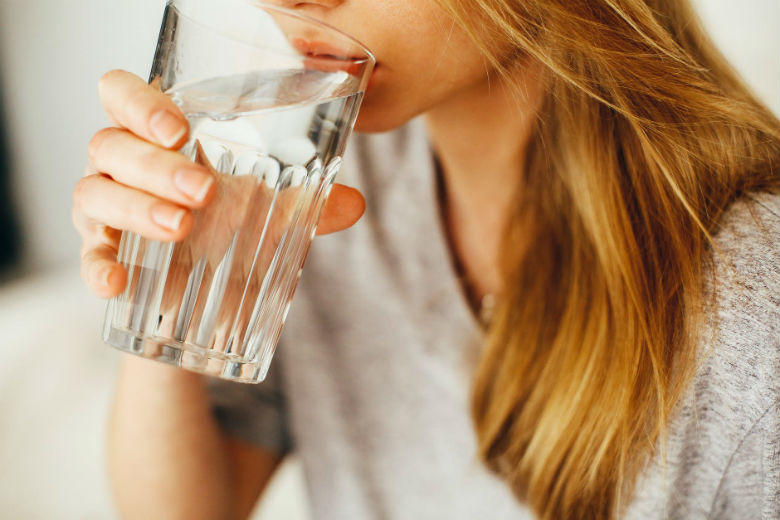 Weet jij het: hoeveel water moet je drinken na het trainen?