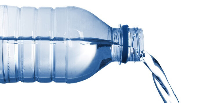 Zo blijft je flesje water urenlang koud! Dit moet je proberen, want zo simpel kan het zijn!