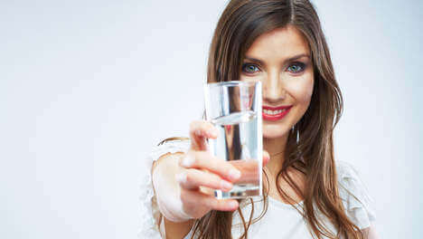 Vanaf nu gaan we ELKE ochtend een glas warm water drinken. Lees dit eens!