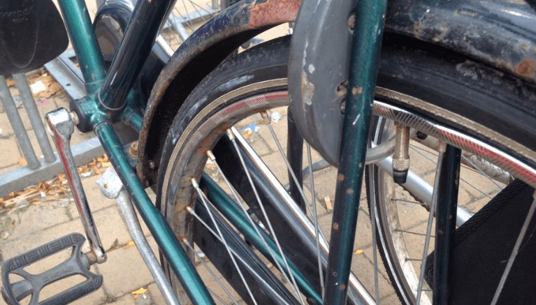 Fietsendief onthult het geheim: met deze truc kunnen wij je fiets niet meer stelen!