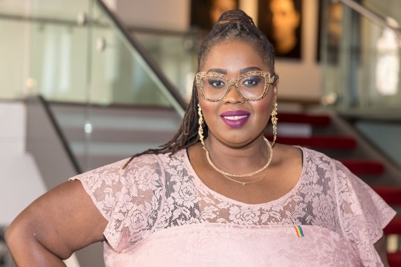 Wat een verschil: Shirma Rouse deelt vol trots transformatie op het strand
