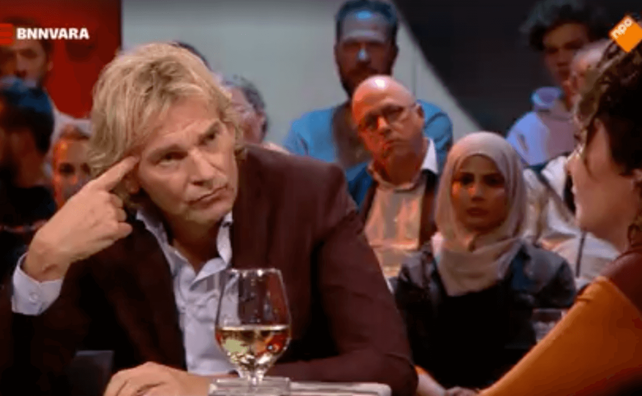 Kijkers DWDD geschokt door misbruikverleden van bekende schrijfster: "Heel indrukwekkend"
