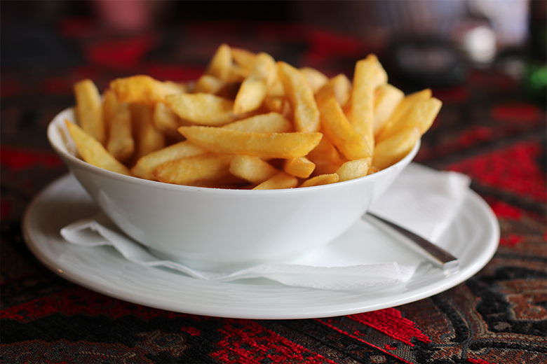 Friet of patat? 5 feitjes over deze gefrituurde knakkers