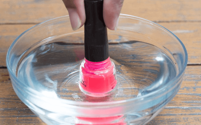 Zo geef je je oude verdroogde nagellak een tweede leven! Dat is gemakkelijk!