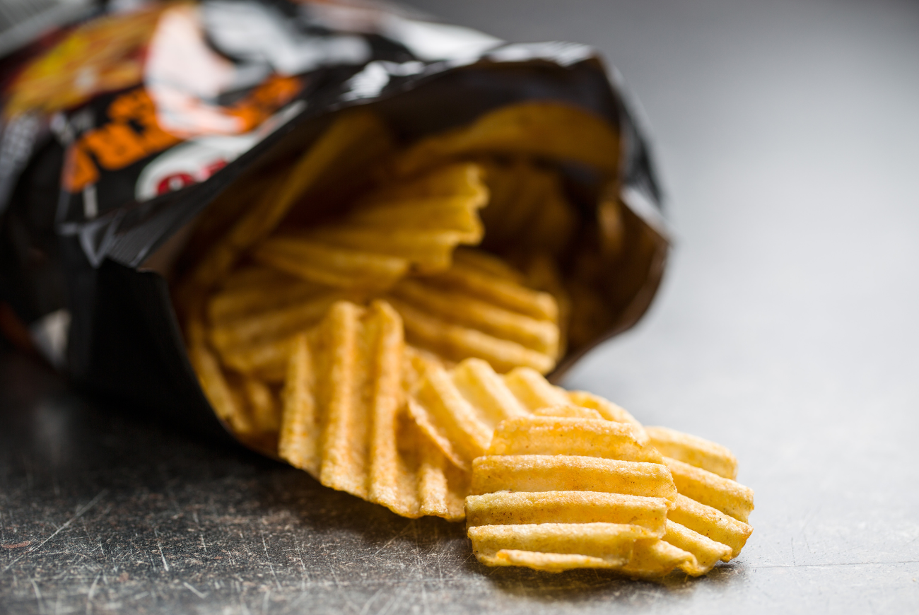 Waarom zit er zoveel lucht in een zak chips?