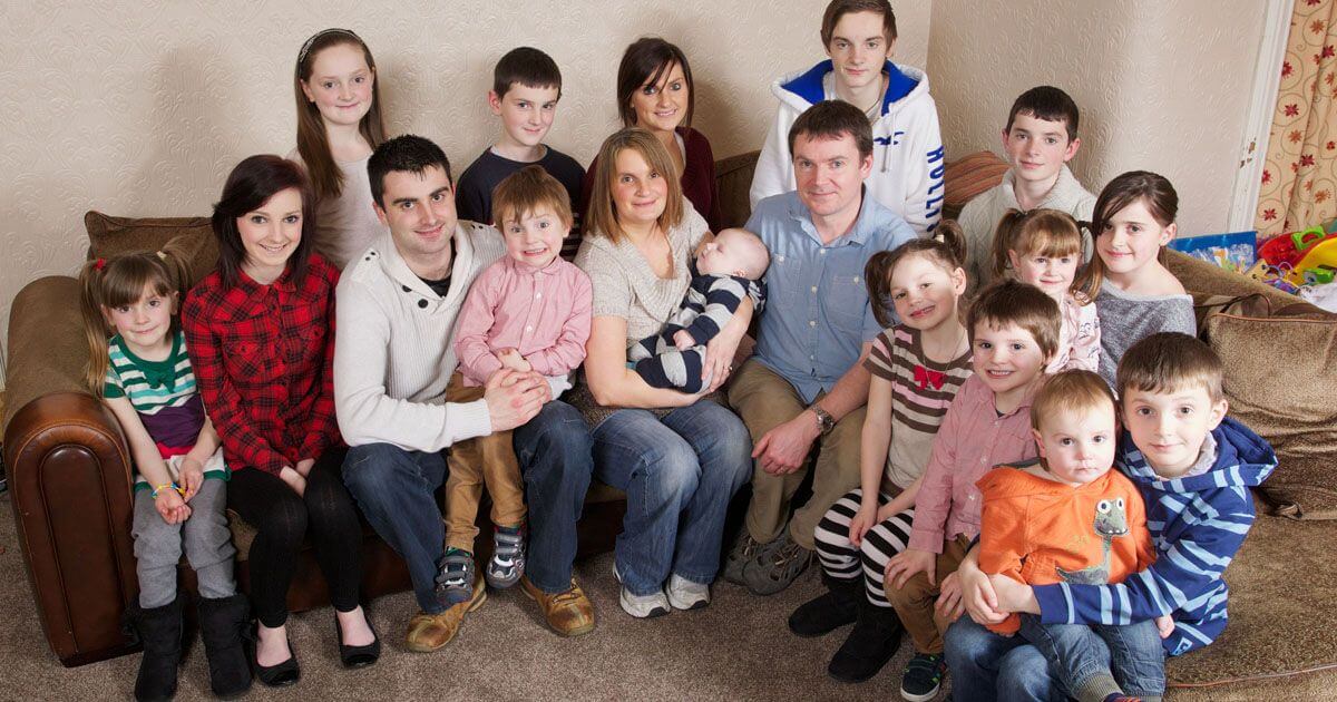 Ongelofelijk... Dit gezin heeft 19 (!) kinderen: "na de derde werd het een makkie"