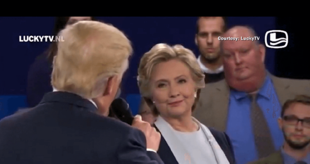 Hilarisch: Lucky TV-filmpje van Trump en Clinton wereldwijde hit. Dit MOET je hebben gezien!