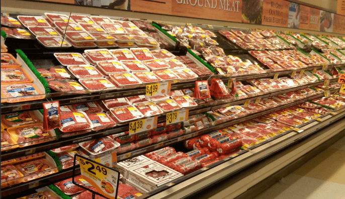 Heb je vlees bij DEZE supermarkt gekocht? Dan zit er mogelijk een poepbacterie op! Bel bij deze symptomen de huisarts en deel dit bericht svp!