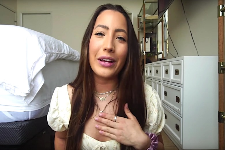 YouTube-ster onder vuur na mishandeling hond in eigen video