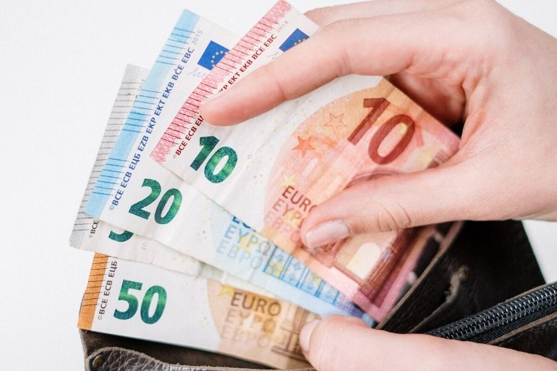 Salaris slim gebruiken? Zo kun je een deel van je inkomsten sparen