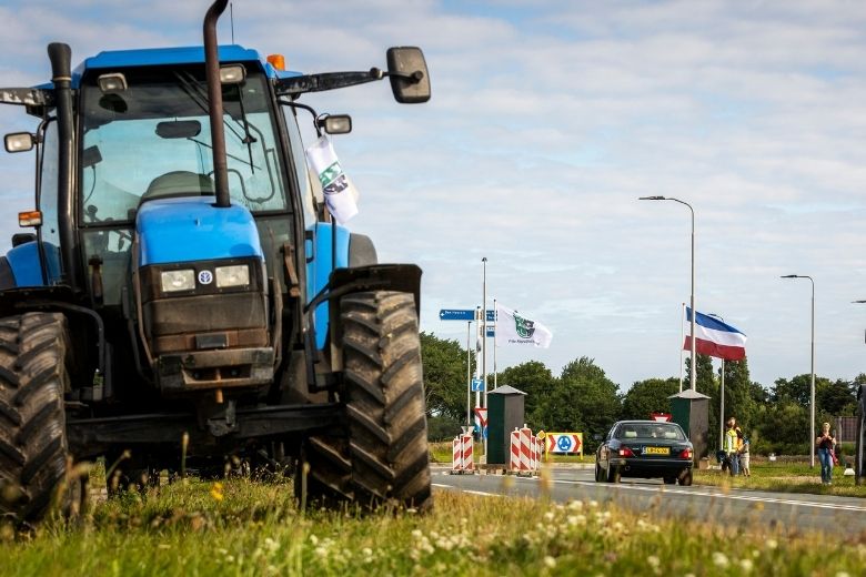 Het kabinet maakt honderden miljoenen euro's vrij om boeren uit te kopen