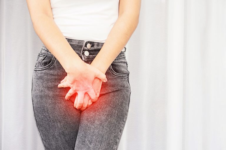 Deze 5 oorzaken kunnen de reden zijn waarom je urine stinkt