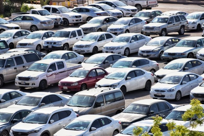 Heftig: kinderen op het nippertje uit snikhete auto gered