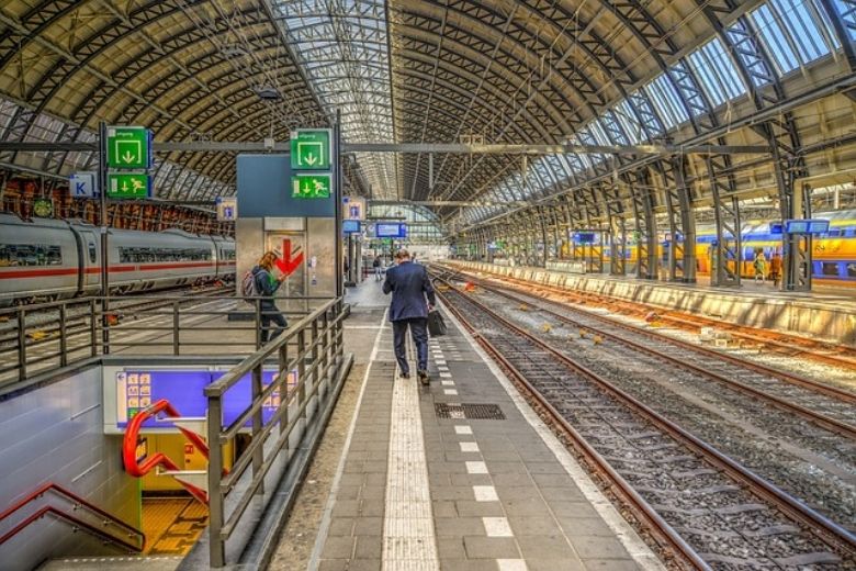 Hierdoor schrik je in de trein altijd nét voor het eindstation wakker