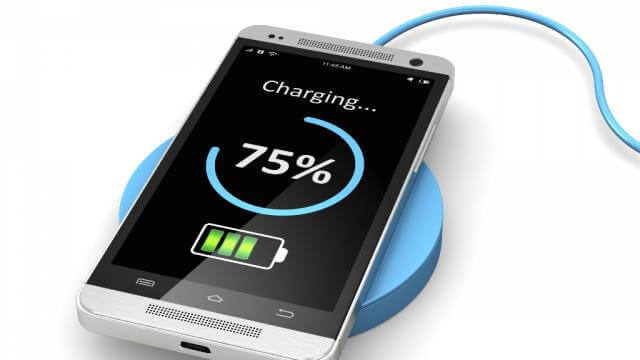 Weer je batterij leeg? Het opladen van je smartphone: we doen het al jaren verkeerd!