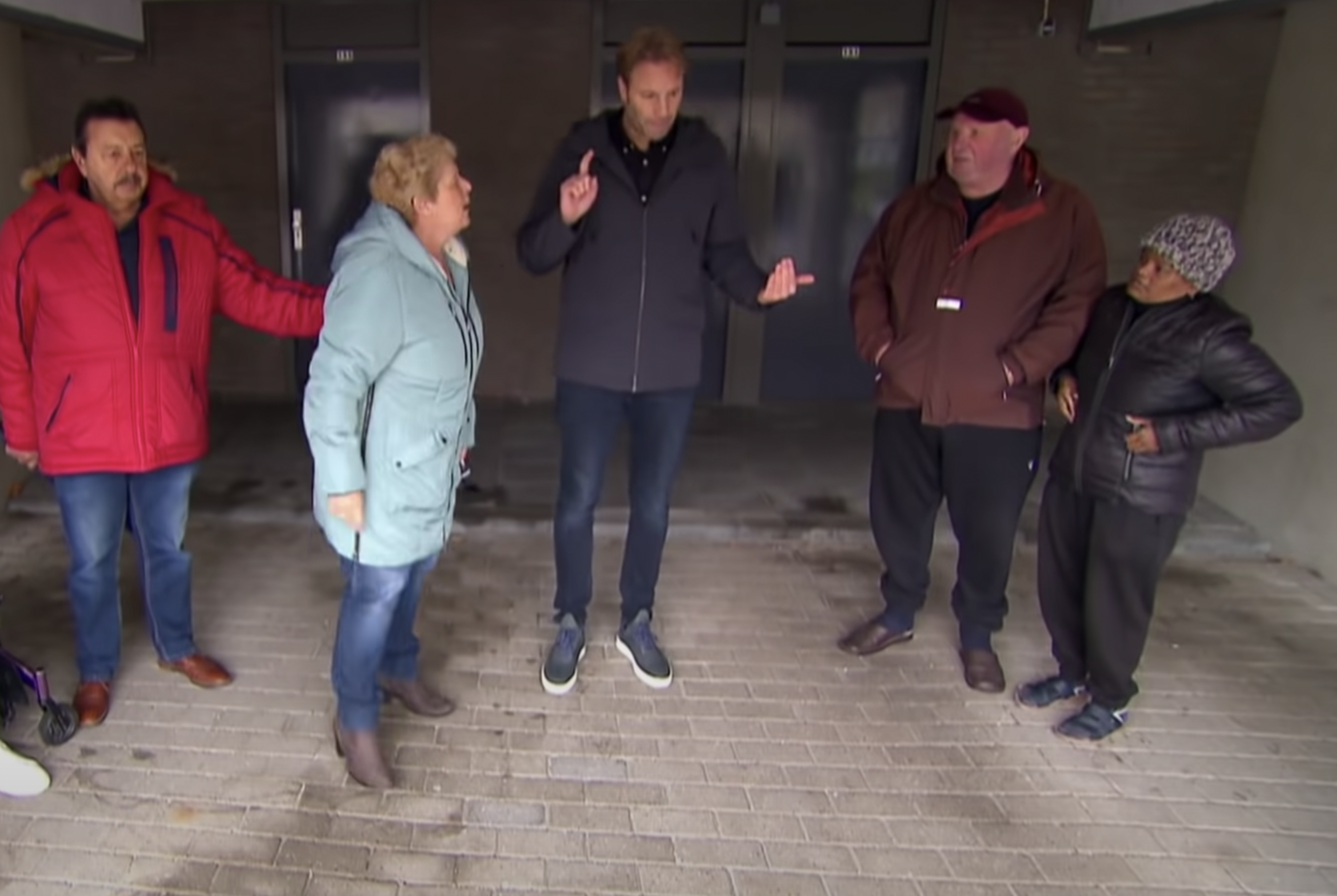 Kijkers geschokt door hevige burenruzie in Mr. Frank Visser Doet Uitspraak