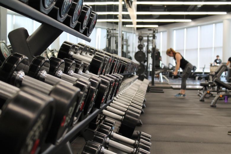 Eindelijk weer naar de sportschool? Zo werkt de sportschool in coronatijd