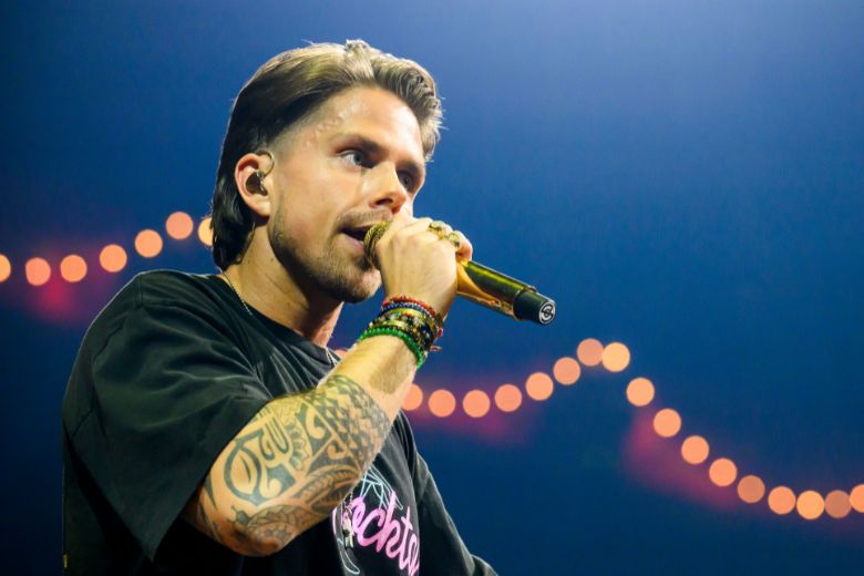 André Hazes over comeback: 'We staan in de Top 20!'