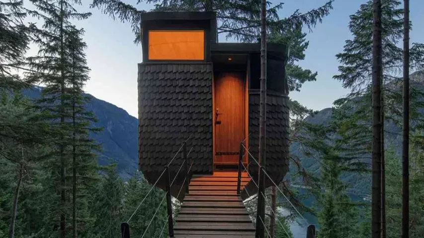Deze 27-jarige dame woont in een huisje van slechts 14 vierkante meter, maar als je de binnenkant ziet, wil je er wel wonen!