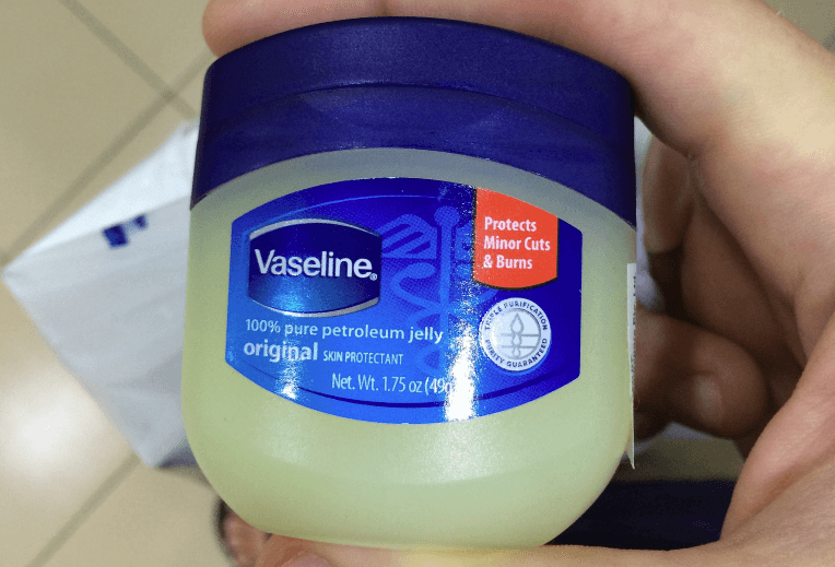 Wist jij dit al? Dit zijn zeven bijzondere dingen die je met vaseline kunt doen