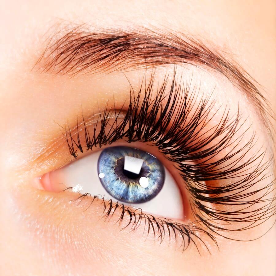 Nooit meer uitgedroogde mascara? Vanaf nu weet je hoe je dat voorkomt! Wat een simpele en goede tip!