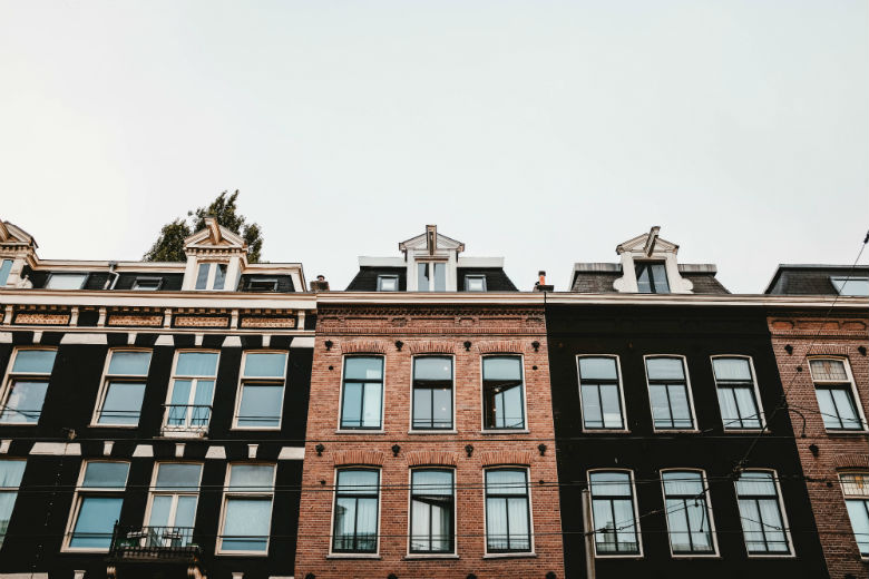 Deze kamer in Amsterdam van 6 vierkante meter kost 878 euro per maand