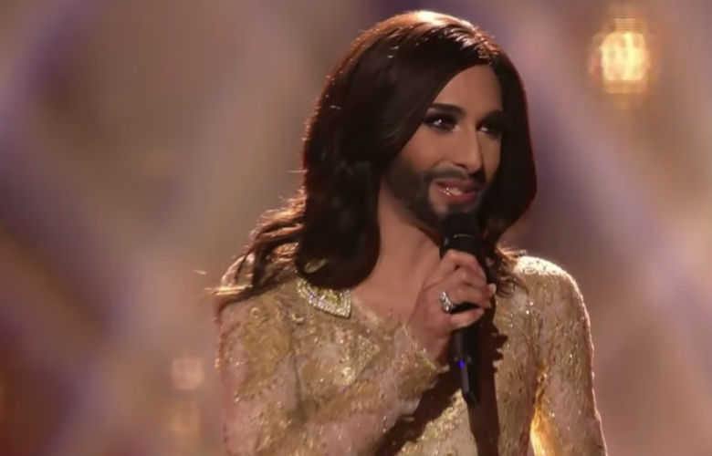 Wauw! Wij zouden Conchita Wurst op straat zo voorbij lopen. Zou jij hem herkennen?