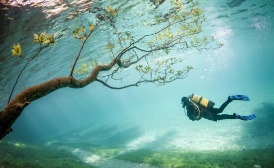 Weg met die ouderwetse snorkel! Met deze fantastische uitvinding kun je als een vis in het water ademen!