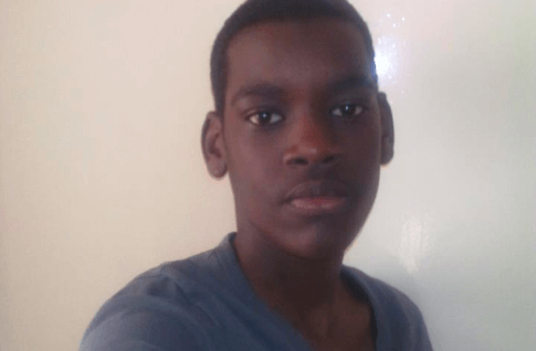Jongen wordt slachtoffer van racisme; deel mee svp om de dader te vinden!