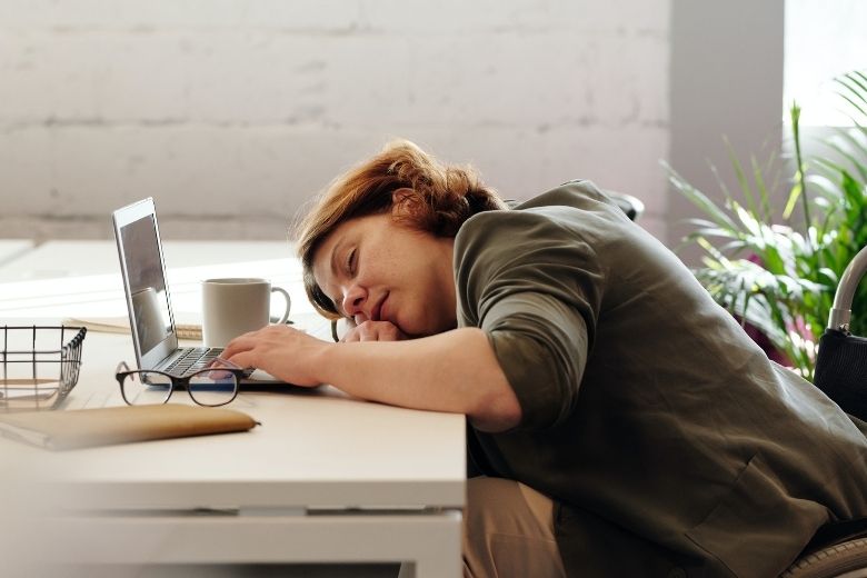 Middagdip op je werk? Met deze 6 tips kun je dat voorkomen
