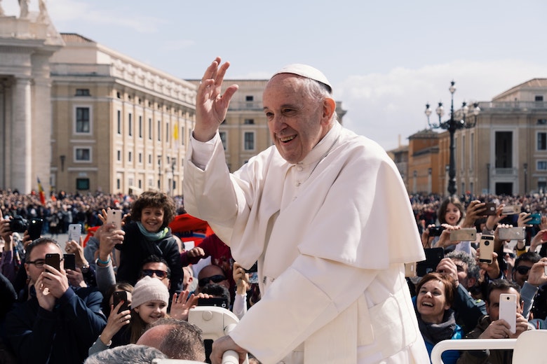 Van zijn salaris tot zijn ex-vriendinnetje: 10x Dit wist je niet over Paus Franciscus