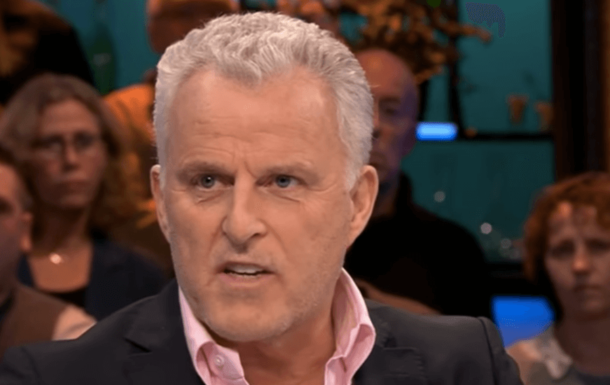 Wist jij dat Peter R. de Vries zo'n knappe zoon heeft? Moet je zien, wat een stuk!
