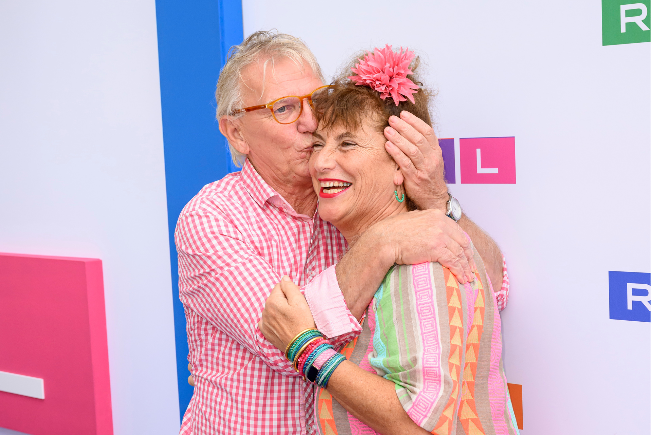B&B Vol Liefde-Debbie trekt trouwjurk aan naar Televizier Gala
