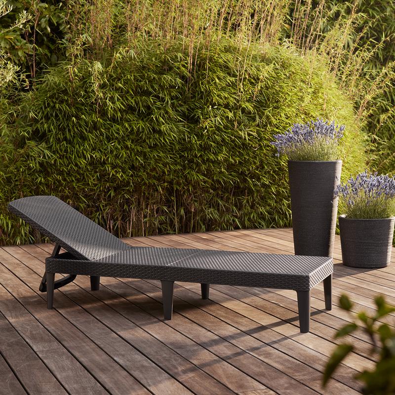 Keter ligbed Jaipur op terras