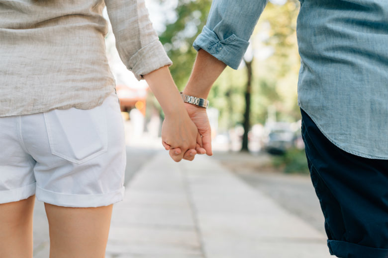 Verliefd zijn op twee mensen tegelijk, kan dat? Een expert geeft antwoord
