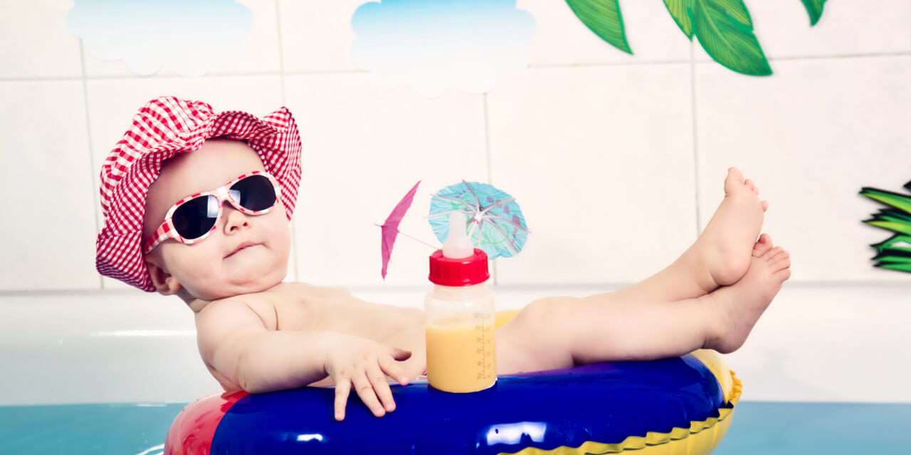 OUDERS, PAS OP! Je baby kan niet zeggen dat het te warm is! Zo houd je je kleintje koel, delen SVP!