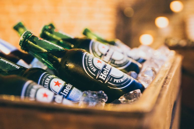 Bier van Heineken wordt volgend jaar tien procent duurder