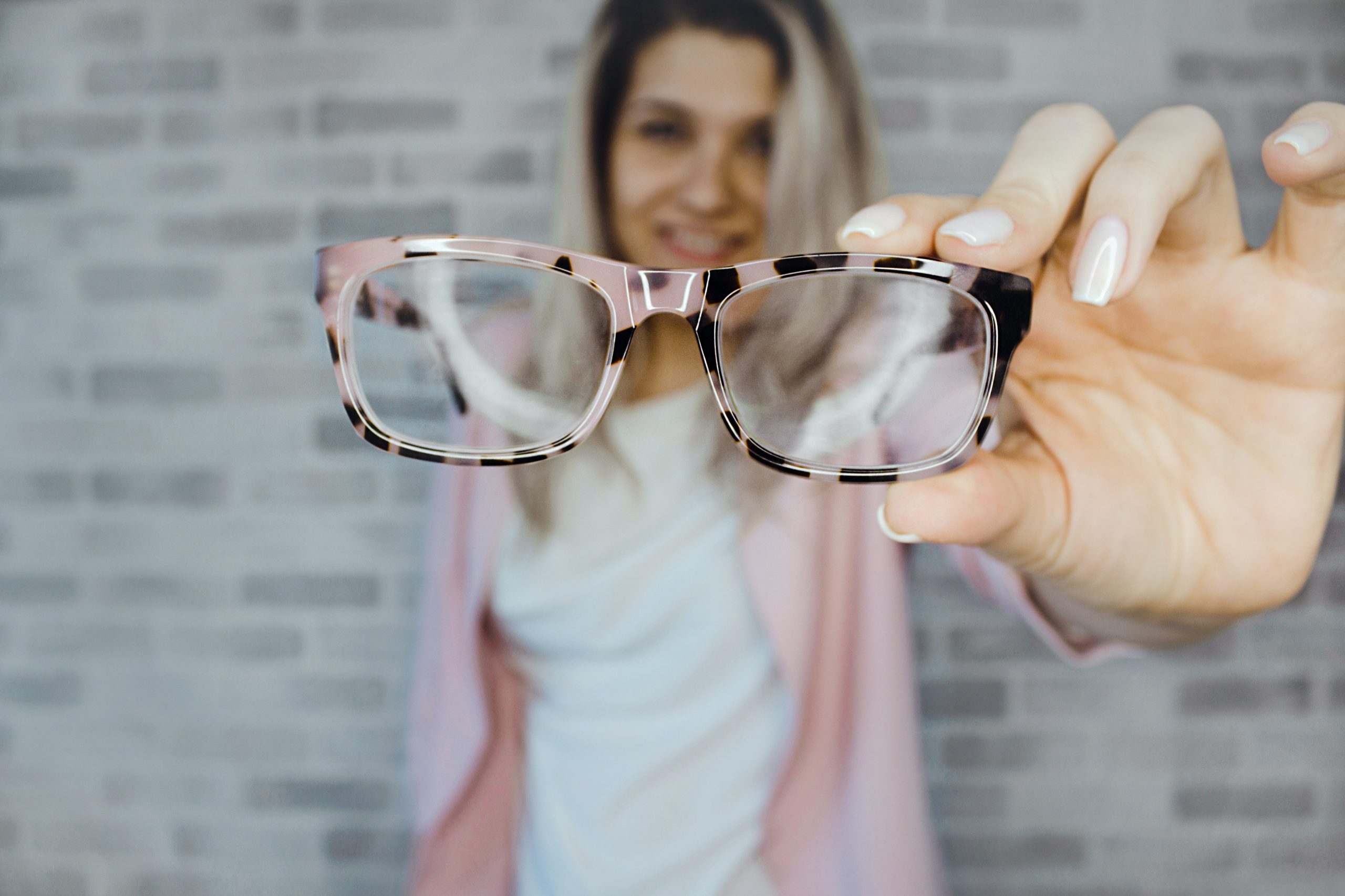 Stijlvolle en modieuze brillen voor vrouwen: ontdek de nieuwste trends!