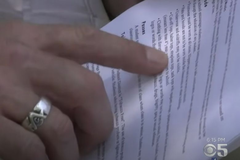 School suspends teenager for the clothes she’s wearing, her father is not pleased