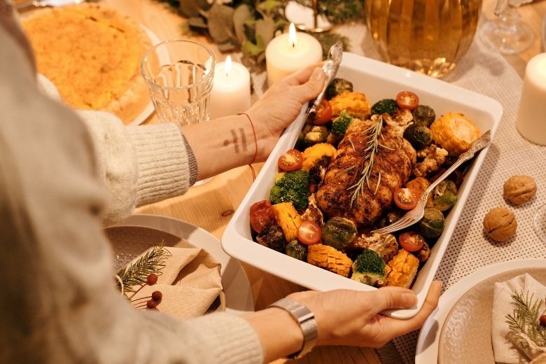 Restjes van het kerstdiner over? Zo lang kun je ze in de vriezer bewaren