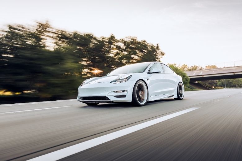 Oei: Tesla blijkt niet zo waterbestendig als gedacht