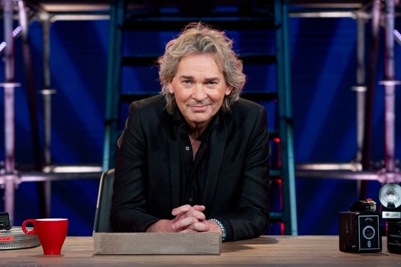 Aha! Matthijs van Nieuwkerk heeft een nieuwe vriendin