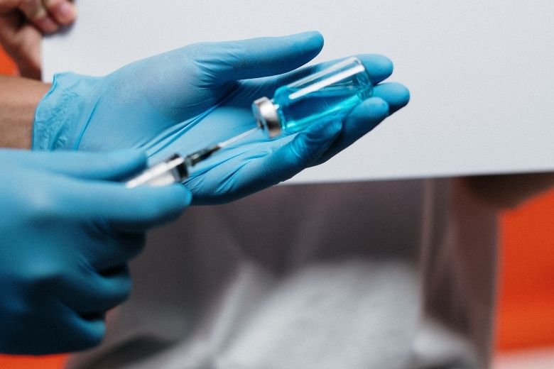 Nederland gaat volgende week verder prikken met AstraZeneca
